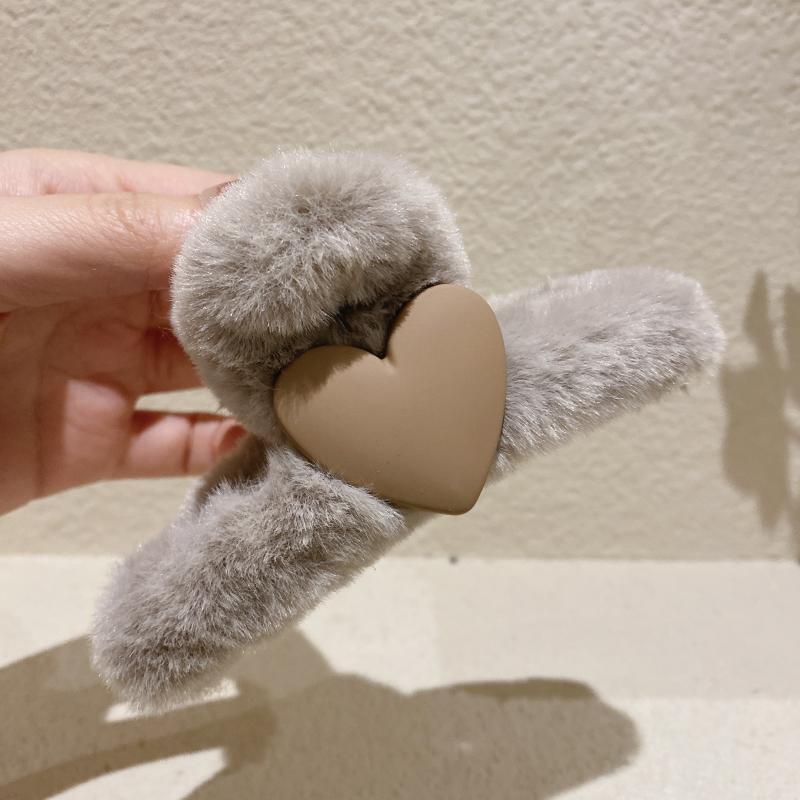 Korea Dongdaemun Love Plush Autumn Winter Grab Clip